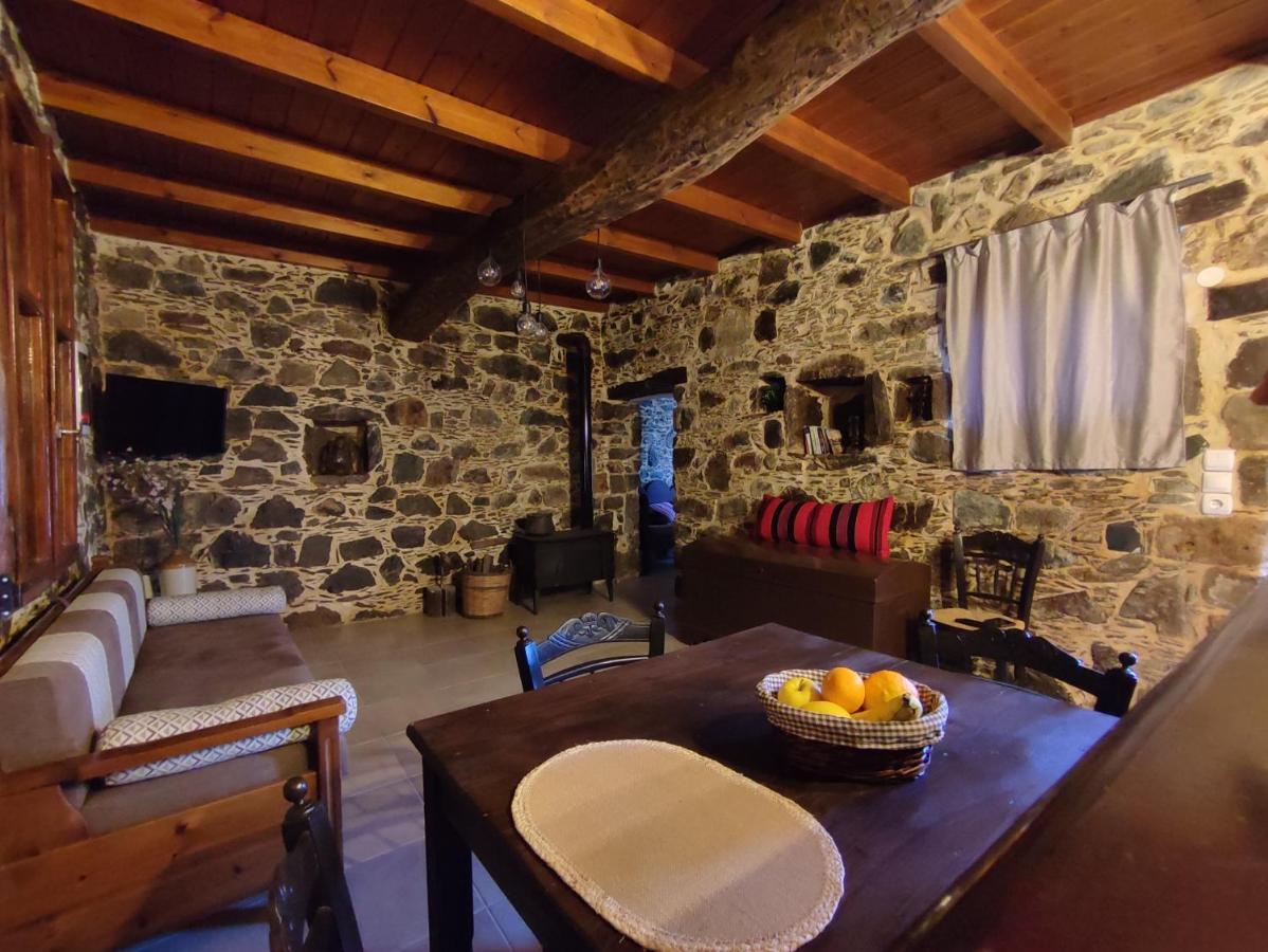 Grandma Agatha & Virginia'S Stonehouse Apartment Kefalion Luaran gambar