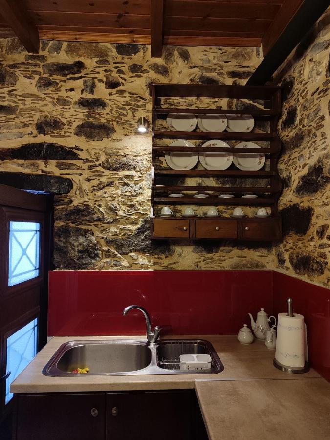 Grandma Agatha & Virginia'S Stonehouse Apartment Kefalion Luaran gambar