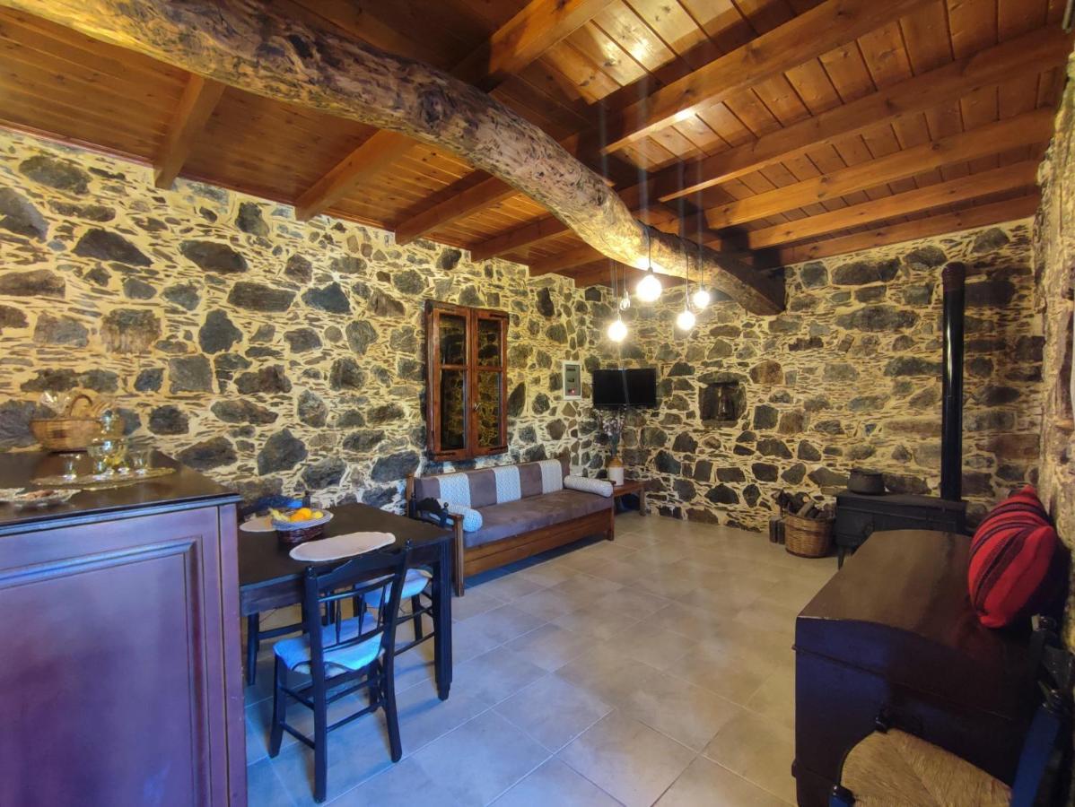 Grandma Agatha & Virginia'S Stonehouse Apartment Kefalion Bilik gambar
