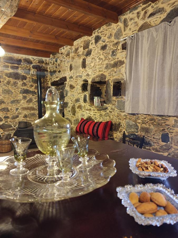 Grandma Agatha & Virginia'S Stonehouse Apartment Kefalion Luaran gambar