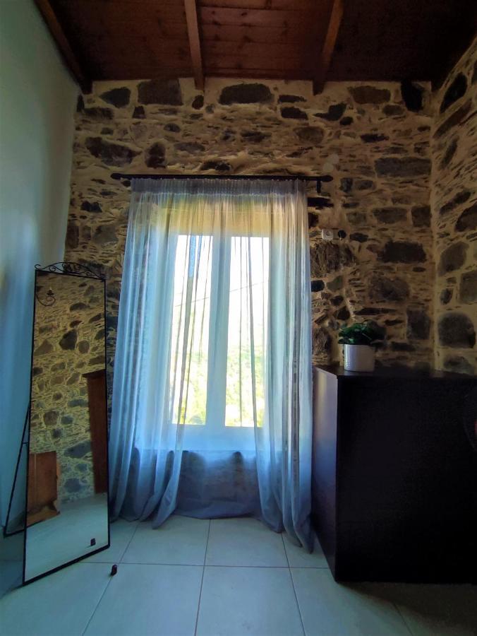 Grandma Agatha & Virginia'S Stonehouse Apartment Kefalion Luaran gambar